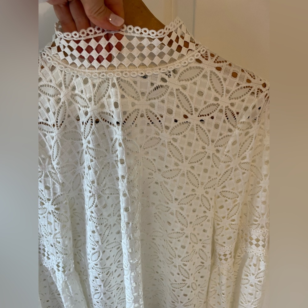 Neumann Marcus white lace elegant dressy long sleeve blouse.